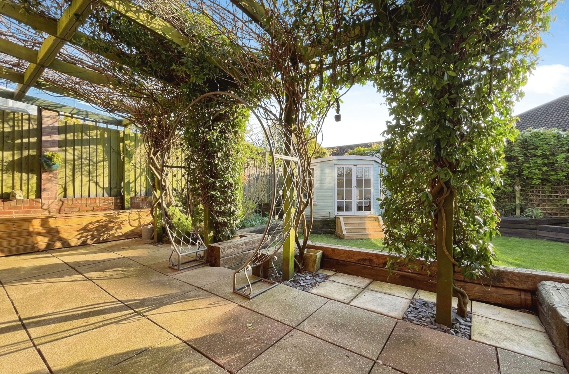 Transform Your Dorset Garden on a Budget: Simple Ideas for a Beautiful Outdoor Space Transform Your Dorset Garden on a Budget: Simple Ideas for a Beautiful Outdoor Space