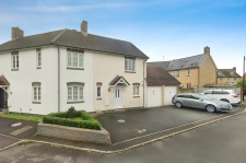 2 bed property to rent in Gillingham